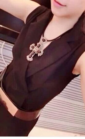 推荐购买，质量很好与图片符合颜色很正穿起来很舒服很好看
