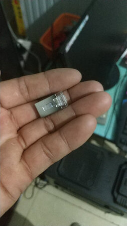 相信京东自营。质量很好，铁壳的很好用。