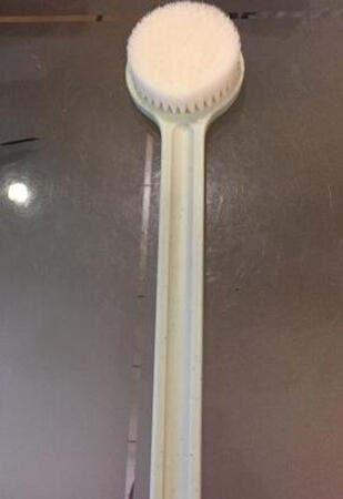 物流很快，商品很好，质量看起来不错，感觉挺值的。赞赞赞。