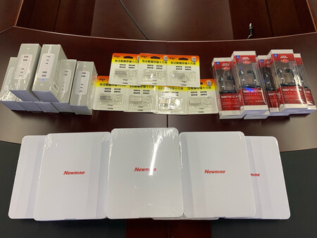 买来做公司活动的礼品，是公司电脑匹配的耳机，很不错～