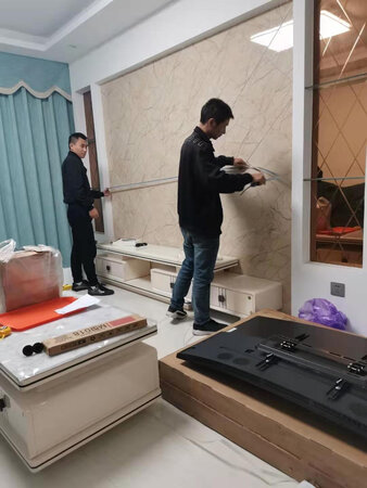 安装师傅很贴心，安装迅速，电视效果也不错?