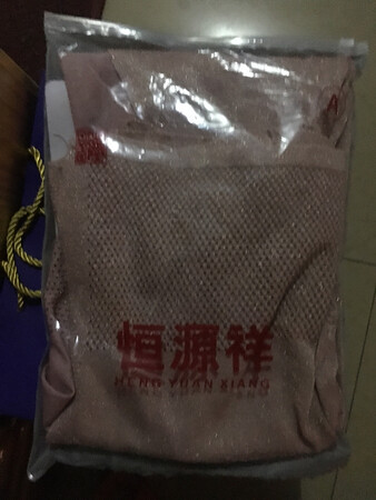 衣服质量不错，号码偏小，手臂粗的要买大一码的