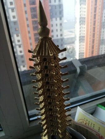 摆在桌子上大小正合适，还有一个底座，很不错的。