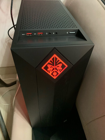 大爱，超赞！拿回家一键点亮，没有任何问题。
11月10号凌晨三点，习惯性打开看一下有没有活动，发现一张两千元的券，果断入手，超级赞。谢谢京东，谢谢惠普！大家游戏里见！