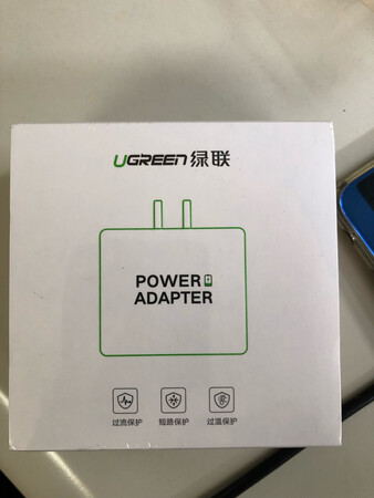 充电速度：45W 充电速度飞快！
便携性能：尺寸有点大。  但重量还是可以的。
