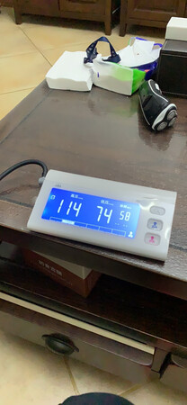 第二次购买了，但几年前买的应该便宜不少，觉得相比之前买的欧姆龙什么的还是比较准，那个给家里老人用了，所以又买了一台。功能简单，一用就会。