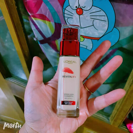 产品包装：新包装好看
产品质感：保湿护肤型
适合肤质：干性混合都可以
遮瑕效果：效果不错遮盖力不错