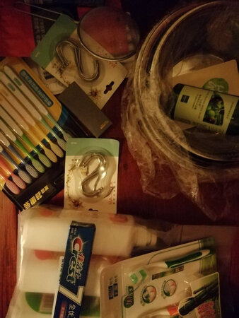 这么多年都是京东的忠实客户，京东的东西物美价廉，特别是自营的。零零碎碎在京东买了一些小东西，就不一一上传照片了，总体好评！