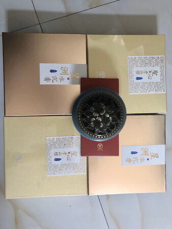 外包装古朴优雅，香味淡雅清新，没有杂质，很好