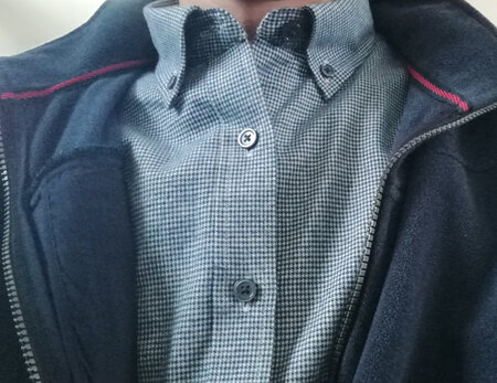 包装精致，投送快捷，产品做工精美，符合心理预期，期待更多好产品！穿着舒服，还可保暖！