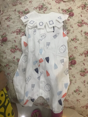 很喜欢他们家的衣服一下子买了一大堆，每一件都很好看，以后还会经常购买！