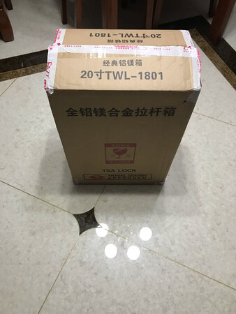 收到货物了。基本和宣传上说的一样。只是在广告上说的送六个收纳袋，一个……等赠送品。但其他的都有只是没有收纳袋。因为最实用，所以希望补发给我。