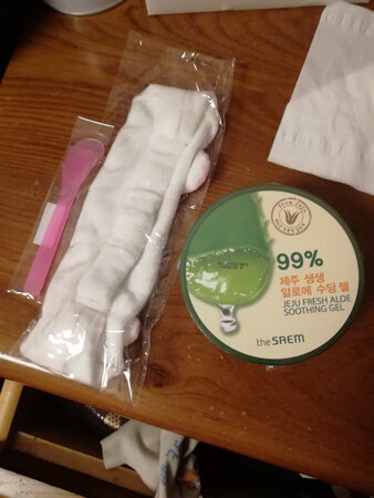 芦荟胶消痘痘不错，夏天买过一个，不错，双十一又囤个，