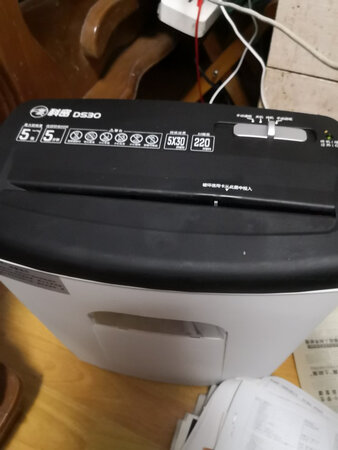包装保护：很好
运行声音：比较大，忍了
碎纸效果：基本正常
操作方式：简便易用
产品性能：可以
外形外观：小巧