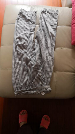 裤子是全棉的，客服推荐的尺码正好，穿着舒服，还会回购的。