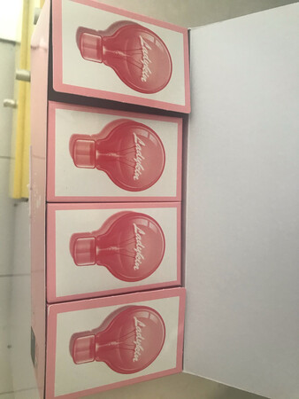 收到宝贝后，非常惊喜，包装精细，独立方便。试用几天保湿效果不错，还会继续坚持使用，希望能白白嫩嫩。