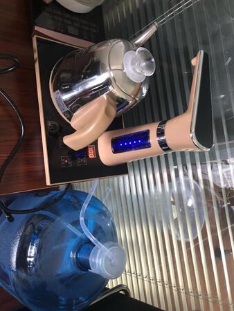容量大小：轻便小巧外观材质：不锈钢烧水速度：快尽管有一点小，但上水非常方便，*元解决大问题，很超值！