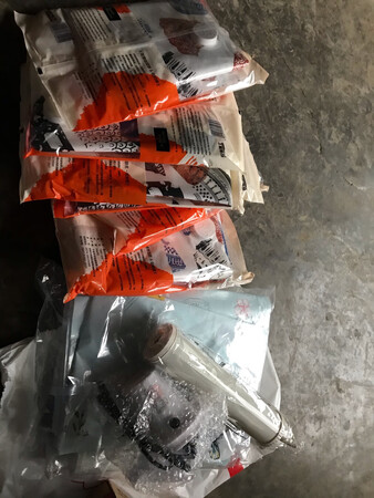 密封效果：很好、但还是得不定时往外排期
容量大小：有大小自由选择