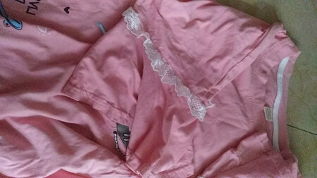 衣服挺好的，柔软纯棉，不过就是有点贵，性格比不太高。某电商才20多。