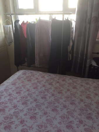 外形外观：简洁实用，可以挂很多衣服，安装简単！