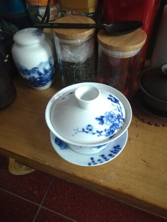 宝贝收到，不错，很满意。容量大，做工细腻。图案艳丽清晰。物流很快。包装不错。满意。