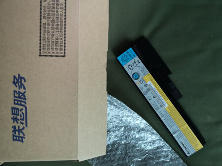 自从第一眼看到你，欣喜便跃然而生，把你捧于掌心，如获至宝，打开你，你精美如至尚珍品，线条之雅美，工艺之精湛，细心而用心，精心而诚心……