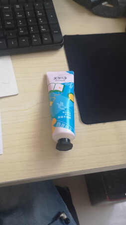 这个真的不沾指纹，一如既往的喜欢
