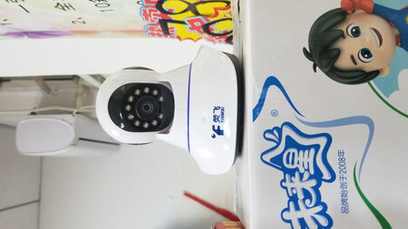 第一天买第二天到，速度真快，到家就安装上了，很不错，用了三天移动个位置又不会用了，问了客服，很耐心教会我