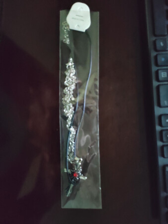 物有所值，佩戴起来装饰效果好。