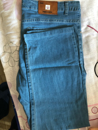 穿着比较舒服，而且样式颜色也比较好看。