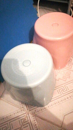 质量过得去吧毕竟是放在卫生间用的，不过我有一个疑问～就是它表明是加厚的，但是实在话，没看出来加厚了哪里！所以见仁见智吧！