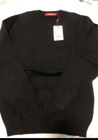 衣服质量还是很不错的，赶上活动的时候一下子买了三件衣服，其他两件都试过大小都挺合身的，活动的时候很划算
品牌的衣服质量就是信得过，价格实惠，材质柔软，穿上很舒服，赶上活动购买，价格很美丽，跟实体店的差不多，推荐购买