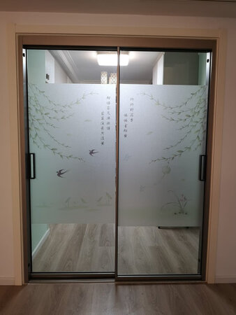 适用场景：居家
产品气味：无
大小尺寸：可以定制，非常棒
其他特色：简单贴