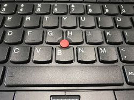 店家相当给力！航空件隔日就送到了，?起死回生啦！还送了键盘??保护膜，感谢！