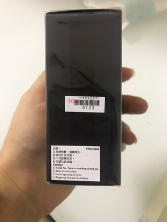 适合人群：25-35岁的知性女性
留香时间：8小时左右
味道浓淡：可以接受
适用场合：都可以
节日礼物：送人佳品.