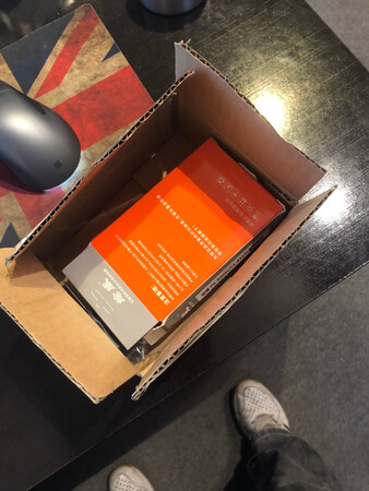唉，失望啊！！！这个包装伤得不轻啊！！！！里头的墨盒都烂了啊！！！！很不开心！！！！很不愉快的一次网购！！！！！另外，彩色的墨盒读取不了剩余的墨水量！！！！只有黑色能读取。