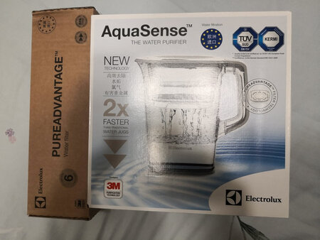 物流挺快的，进口货，双十一买性价比挺高的。壶设计得挺漂亮的。非常满意的一次购物。