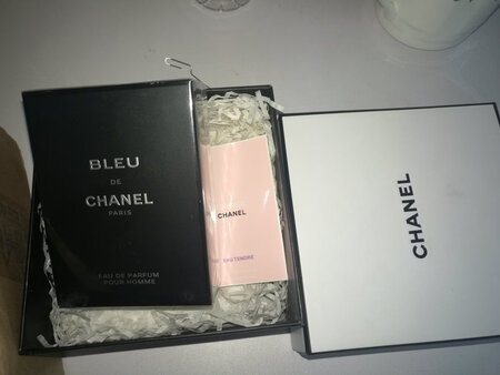 包装不错，一直用的产品。味道很好闻，就是喜欢?。快给我小样品吧。