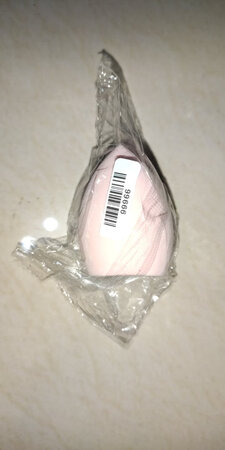 朋友推荐的，试了一下，感觉很好，效果持久，就是快递时间较长
