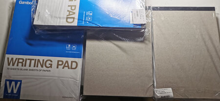 产品质感：很好
厚薄程度：厚实
尺寸大小：B5
整体很不错，双十一优惠力度大