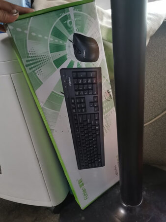 耐用度：是合作商家推荐的，使用时长还是不错的。普通办公耐用度很好的
舒适度：使用键盘很舒服的，敲字很顺手的
操作难度：操作起来一点都不难，而且键盘灵活度还是挺灵活的。
外观颜值：外观很舒适，键盘整体有幅度打字很顺手
响应速度：灵活度很赞的