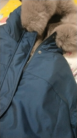 衣服收到，做精细，皮板柔软，绒毛细密，面料也不错，是我想要的。