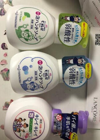 一直用花王各种日化产品~婴儿洗手液泡沫细腻~清洁效果好~~~~~~~~~