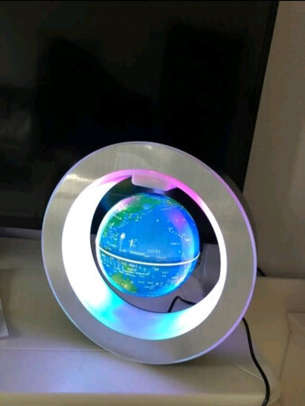 家庭聚会，买来送给亲戚家孩子的，买之前纠结坏了，不知道买什么，也不知道男孩喜欢什么，现在推荐给大家，简直太好了，送给男孩儿专用礼物，外表格子还挺好看的，里头真的是酷酷的太有意思了，送给男孩太合适了，棒棒哒，后边有需要送男孩的还会再来