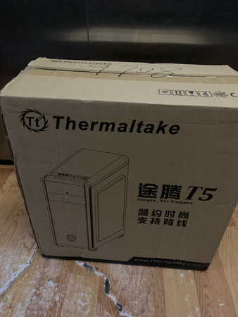 内部空间：很大，安装方便
做工质量：很厚，有质感
散热效果：需要自己加风扇
外形外观：简洁