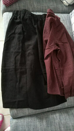 质量很好，面料厚实，穿着舒服好看。