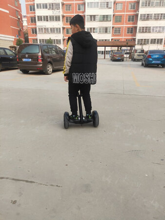骑着很稳 很好学 孩子喜欢 帅帅的 卖家服务态度很好