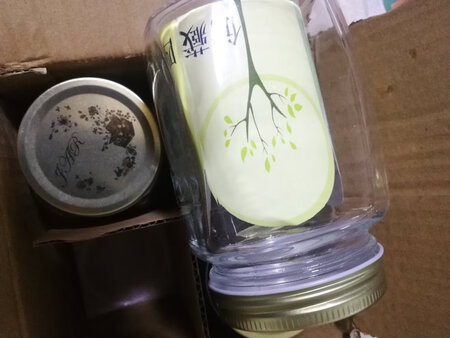 经济实惠，质量可靠，密封很好，容量合适。买来做柠檬蜂蜜茶，与正规产品差不多，除自己用，还可以送人的。