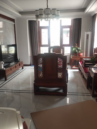 非常满意的一次购物，东西双十一价格特别便宜，果断下单了，京东物流就是快，很快就送到了目的地，美的大牌子，制冷效果很好，很满意，安装小哥也按时间来了地点。。安装很愉快，技术很好，试了下效果，非常满意，总之，一次非常满意的购物。。。