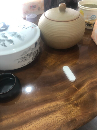 大小刚刚好，正好可以放一饼茶叶